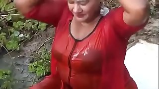 Bangladeshi sexi girls open bath in a ponds