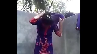 Desi girl posing nude for bf in douche