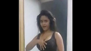 Sexy Indian Babe Navneeta Dancing Jiggling BigTits